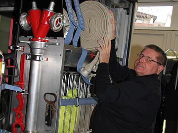 Franz Gareis hat die aktive Feuerwehrarbeit beendet. Dem Thema Brandschutz und seinen Löschgruppen wird er jedoch nach wie vor verbunden bleiben. Foto: Sonja Adam