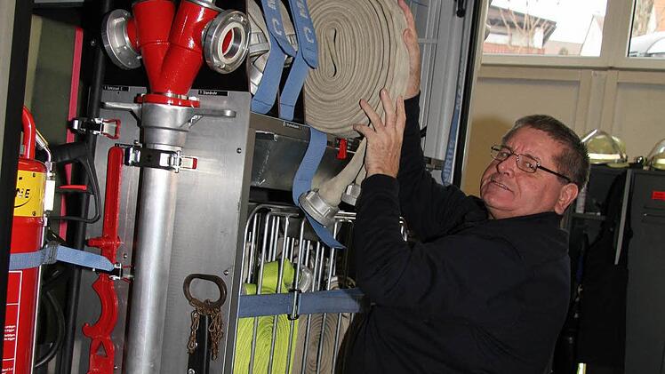 Franz Gareis hat die aktive Feuerwehrarbeit beendet. Dem Thema Brandschutz und seinen Löschgruppen wird er jedoch nach wie vor verbunden bleiben. Foto: Sonja Adam