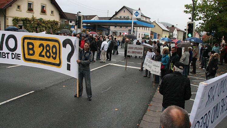 Seit vielen Jahren gehen die Bürger für den Bau der Umgehung auf die Straße. Die werde sich aber auch in nächster Zeit nicht finanzieren lassen, heißt es in einem Antwortschreiben des Verkehrsministeriums auf eine Anfrage des Untersteinacher Bürgermeisters Heinz Burges. Foto: Archiv/Matthias Beetz