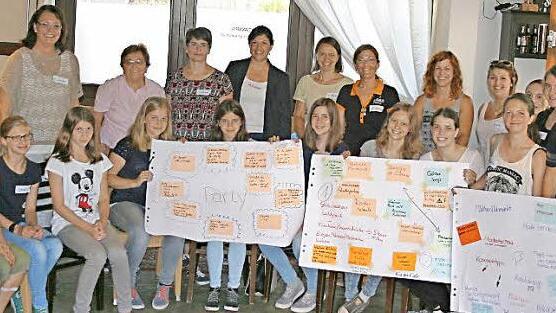 Im Café Kitsch fand das "2. Kronacher Mädchen-Café" statt - organisiert vom städtischen Arbeitskreis "Familienfreundliches Kronach" und von "Kronach creativ".  Foto: Heike Schülein