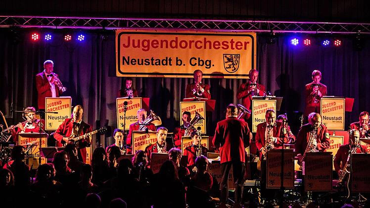 Impressionen vom Galakonzert des Jugendorchesters Neustadt in der Mehrzweckhalle Heubischer Straße.Foto: Jochen Berger