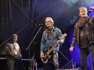 Professionell: Punk und Rock präsentierten "Die Toten Ärzte" zur Sternfahrt am Samstagabend auf dem Brauerei-Gelände. Foto: Sonja Adam