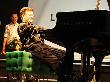 Ausnahmepianist Alexander Yakovlev, meist hochkonzentriert, hatte hier auch sichtlich viel Spaß am Spiel.  Foto: Markus Häggberg