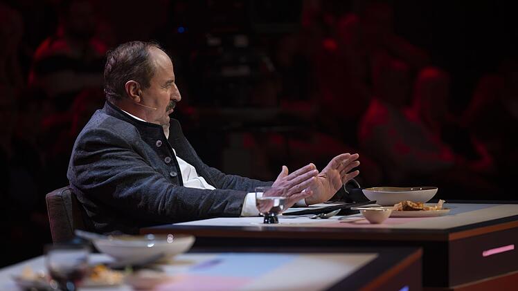 Johann Lafer sagte zum zweiten Kochgang: "Wer Hensslers Teller nicht besser findet, hat seinen Geschmack verloren." Das hätten Molcho und Strohe die Ohren klingen müssen - sie hatten Remis gewertet.