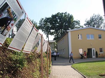 Eine Fotodokumentation spannte den roten Faden vom alten Probenraum bis zum neuen Probenheim.  Foto: Sonja Adam