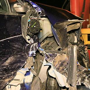 Strullendorf: Raserei endet im Gartenzaun