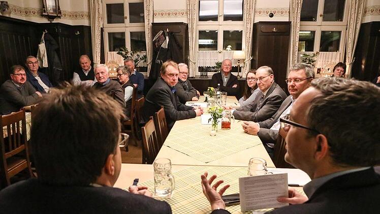 Aktuelle Stunde mit Bürgermeister Christian Lange. Foto: Barbara Herbst