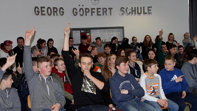 Die Schüler waren bei den Szenen, Entscheidungen oder Lösungsversuchen immer wieder direkt mit eingebunden.Günther Geiling