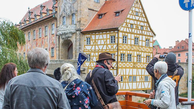   Das Alte Rathaus fasziniert die Kreuzfahrt-Touristen besonders.