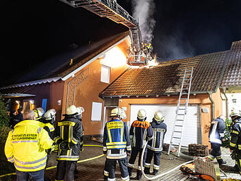 Dachstuhl in Walsdorf fängt Feuer