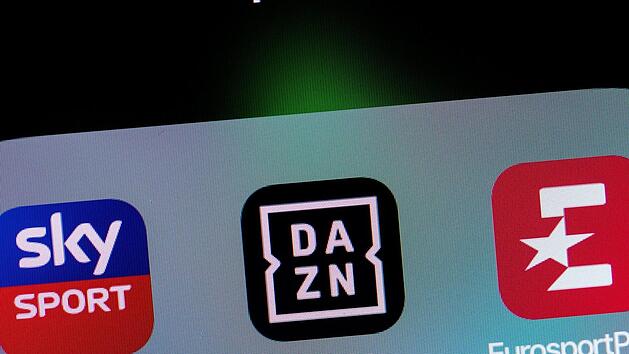 Wer Fußball-Champions-League sehen will, muss ab dieser Saison zahlen.  Allerdings nimmt  gerade das Bundeskartellamt die Zusammenarbeit zwischen Sky mit dem Streamingdienst DAZN  unter die Lupe. Foto: Rolf Vennenbernd/dpa