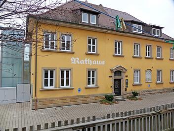 In den vergangenen zwei Jahren wurde das Trebgaster Verwaltungsgebäude umfassend renoviert. Jetzt muss noch der Keller umgebaut werden.