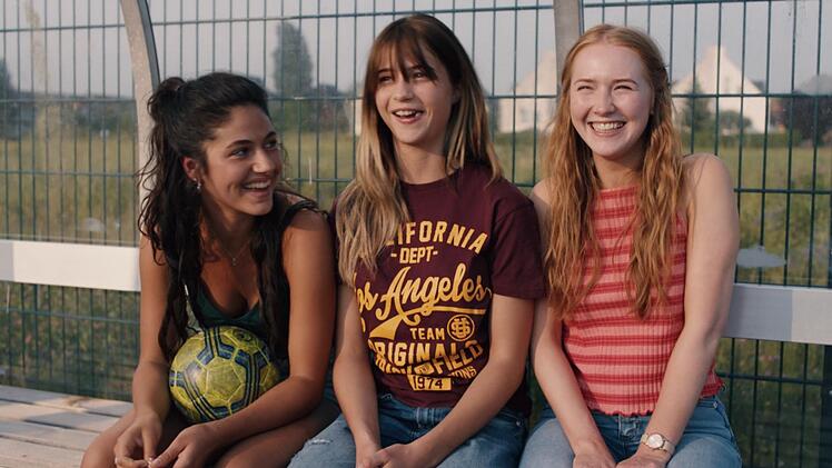 Zuletzt war Gina Stiebitz (rechts) in einer Gastrolle der polnischen Netflix-Serie "Im Sumpf" zu sehen.