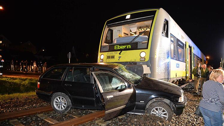 An dem unbeschrankten Bahnübergang in Reckendorf häufen sich die Unfälle. Foto: Ronald Rinklef