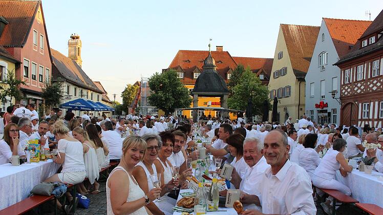 Impressionen von der "Weißen Nacht"   Foto: Evi Seeger
