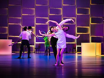 Klassisches Ensemble tanz zu Rock- und Popsongs: "Ballet Rocks!" am Landestheater Coburg. Sebastian Buff