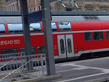 Massive Zugstörung zwischen Erlangen und Bamberg - "Notarzteinsatz am Gleis"