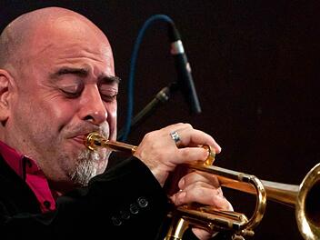 Stéphane Belmondo beeindruckt sein Publikum auf der Trompete (Foto) ebenso wie auf dem Flügelhorn. Foto: Jochen Berger
