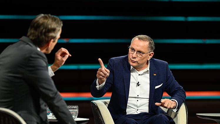 Markus Lanz (links) und Tino Chrupalla diskutierten hitzig.