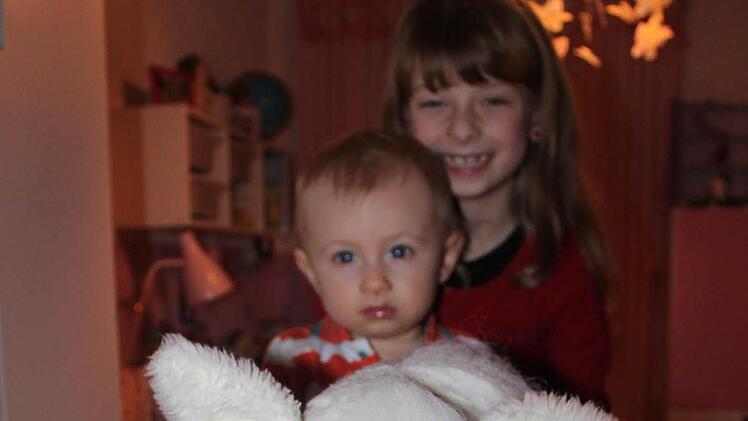 Amelie Ruß mit Bruder Anton. Foto: Veronika Schadeck