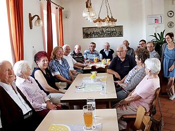 Die Mitglieder des VdK Adelsdorf in ihrem neuen Treff in der Awo in der Fabrikstraße Foto: Johanna Blum