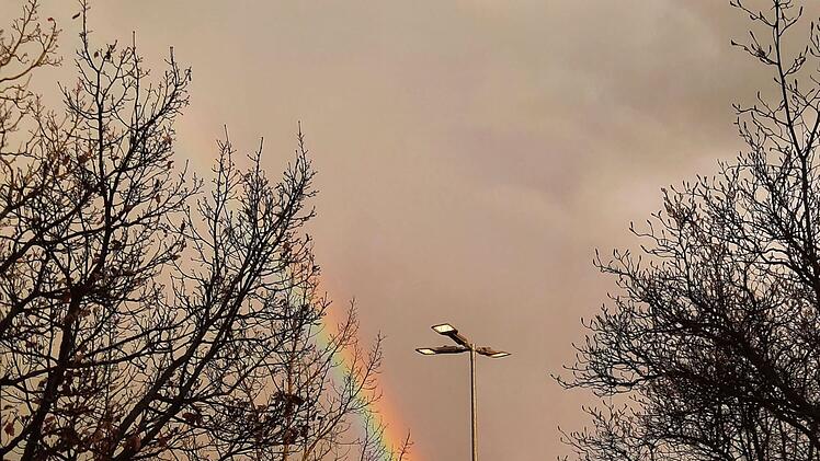 Bamberg: Regen, Sonne und spektakuläre Regenbögen - Video und Bilderstrecke zeigen Wetterphänomen