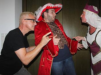 Sie sind mit Leidenschaft bei den Shakespeare-Spielen mit dabei: Regisseur Daniel Leistner (l.), Manja Hünlein und Carlo Schwab. Foto: V. Schadeck