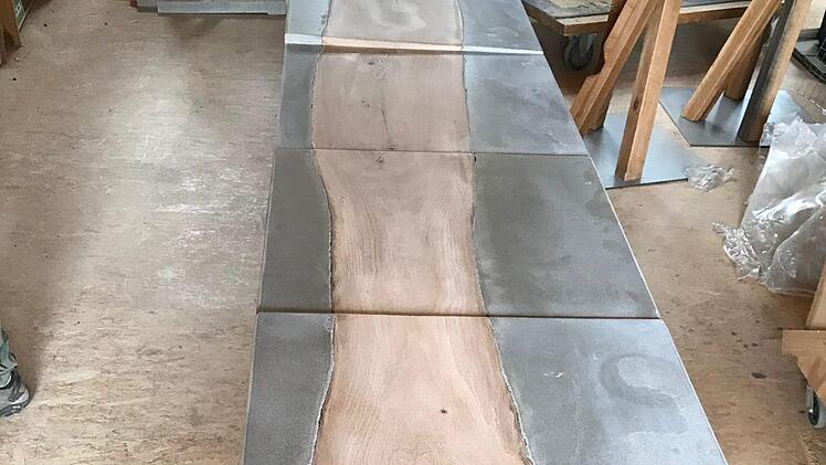 Außergewöhnliche Holz-Beton-Kreationen. Foto: privat