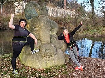 Die Wettbewerbsteilnehmerinnen Christina Tucci (links) und Maria Löffler sind dankbar, nach dem Training auf dem Gelände der Landesgartenschau in Kronach durchschnaufen zu können. Fotos: privat