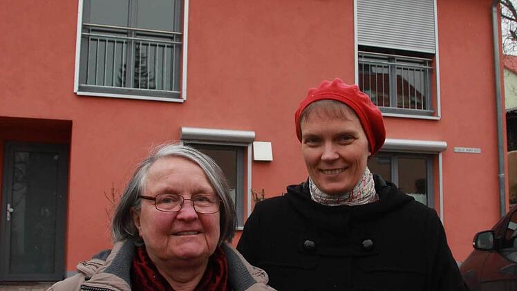 Die Hälfte aller Buchungen kommen übers Internet. Gertraud Barthel und Kristina Albrecht vermieten vier Ferienwohnungen in Bad Kissingen. Foto: Carmen Schmitt
