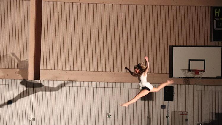 SV Baiersdorf: "Alice imWunderland"