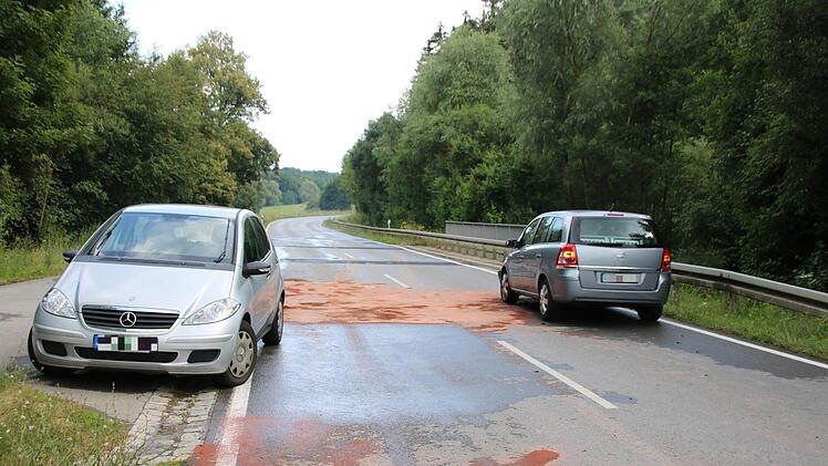 Das linke Fahrzeug hatte der Moorradfahrer überholen wollen mit dem rechten stieß er zusammen. Thomas Malz