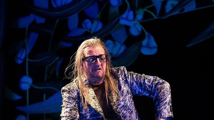 Turbulent und unterhaltsam: Szene aus Eduard Künnekes Operette "Der Vetter aus Dingsda" am Landestheater Coburg.Foto: Sebastian Buff