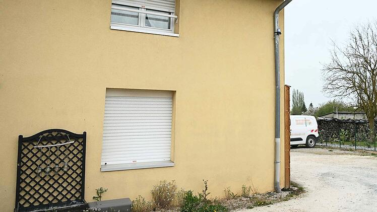 Neunj&auml;hriger nackt und unterern&auml;hrt in Kleinbus entdeckt