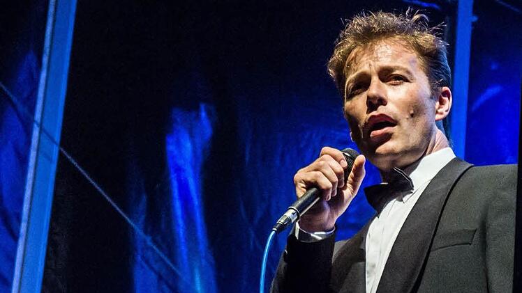 Simon von Rensburg interpretierte den Jams-Bond-Song "From Russia with Love".Foto: Jochen Berger