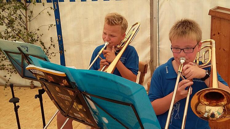 Musizieren macht Spaß, und wenn die Prüfung erfolgreich bestanden wurde, noch viel mehr. Foto: Diana Leitsch