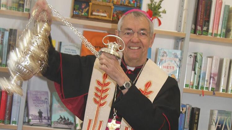 Ein großes Fest war die Einweihung des sanierten Pfarrhauses mit Erzbischof Ludwig Schick für die Pfarrei zu Unserer Lieben Frau. Foto: Sonny Adam