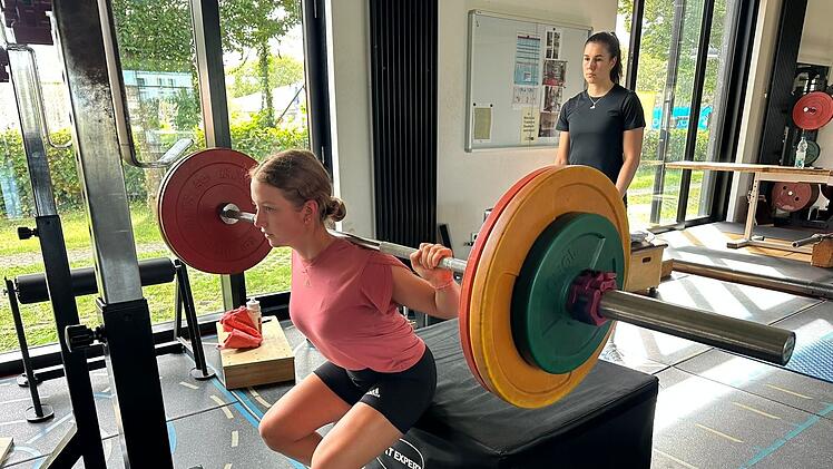 Biathletin Johanna Recktenwald will paralympisches Gold holen und muss &uuml;bers Jahr konsequent trainieren. In der Doku "einfach Mensch - Johanna Recktenwald: Paralympics 2026" (ZDF Mediathek) kann man sie dabei begleiten.