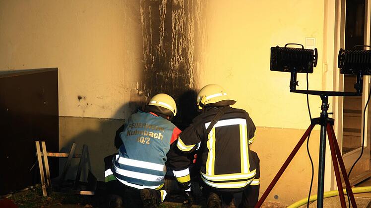 Einsatz bei der Flüchtlingsunterkunft am Hundsanger.  Foto: Katrin Geyer