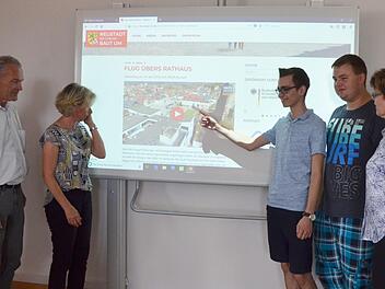 Die digitale Mediathek bietet eine ganze Reihe von Informationsmöglichkeiten (von links): Frank Rebhan, Christine Schirmer, Patrick Dressel, Jonas Heß und Elke Protzmann. Rainer Lutz