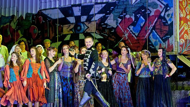 "Der Zigeunerbaron": Impressionen von der Neuinszenierung auf der Waldbühne Heldritt.Foto: Jochen Berger