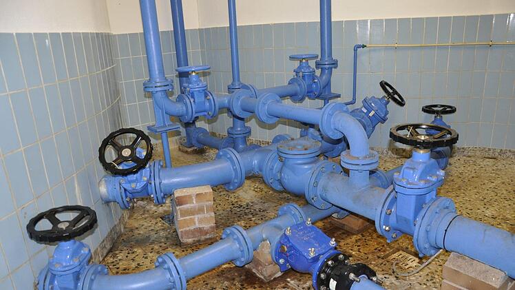 Ein Blick in den Rohrkeller des Hochbehälters in Hassenberg der aus Sicherheitsgründen vom Netz genommen wurde. Foto: Gemeinde Sonnefeld