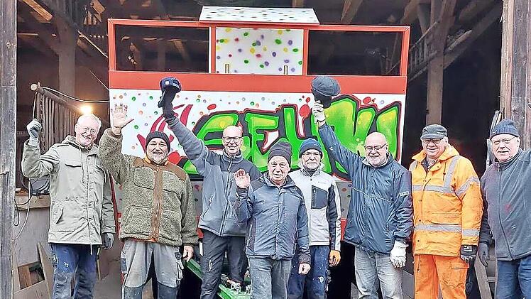 Die Wagenbauer des Neunkirchener Carnevals-Verein haben sieben Monate lang geschuftet.