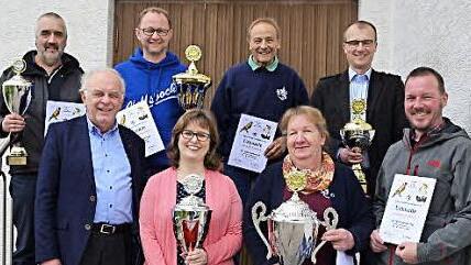 Die stolzen Gewinner der Pokale  Foto: Hermann Wunderlich
