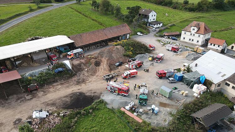 Schweren Situationen stellten sich die Wehrleute bei ihrer THL Übung in Burkardroth. Foto: Ariel Karwacki
