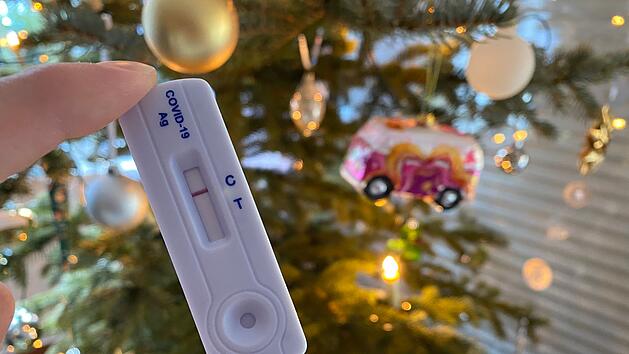 Krank unterm Weihnachtsbaum? So ist die Corona- und Grippe-Lage vor den Feiertagen