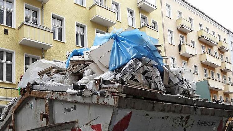 Bauschutt darf weiterhin zu den Müllverbrennungsanlagen gebracht werden, wenn nur ein geringer Anteil Styropor dabei ist. Erlaubt ist ein halber Kubikmeter pro Gewichtstonne Bauschutt. Foto: CT-Archiv/Andrea Warnecke
