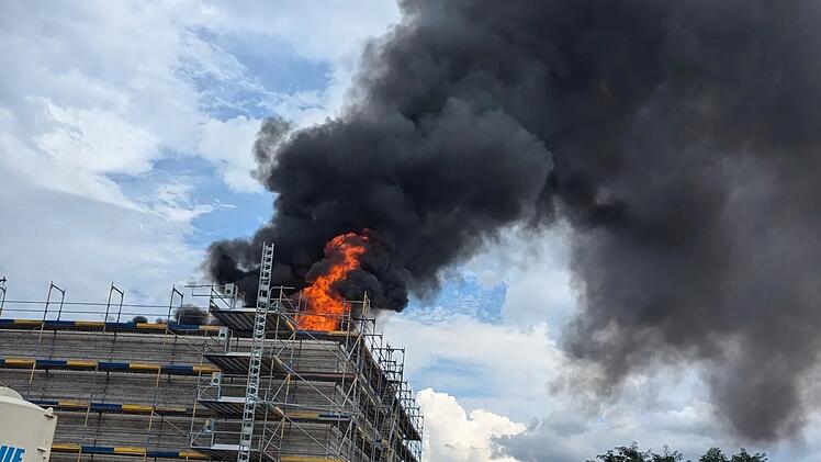 Kitzingen: Feuer im Staatsarchiv-Neubau – Feuerwehr vermutet Brandursache
