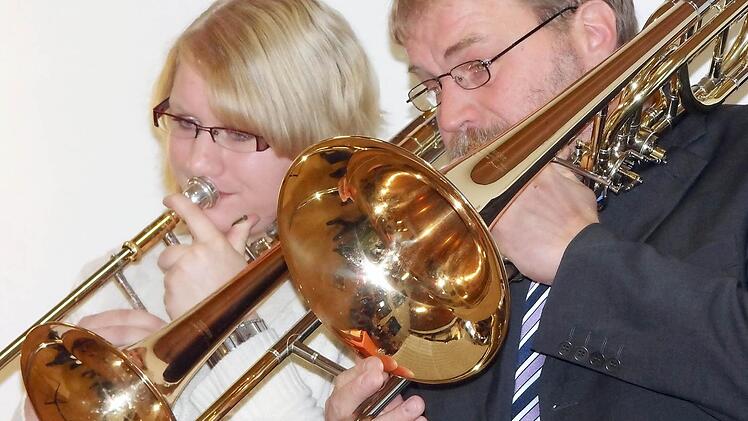 Zwei Generationen vereint: Susanne Schad und ihr Vater, der Chorleiter  Matthias Schad,  an der Posaune.