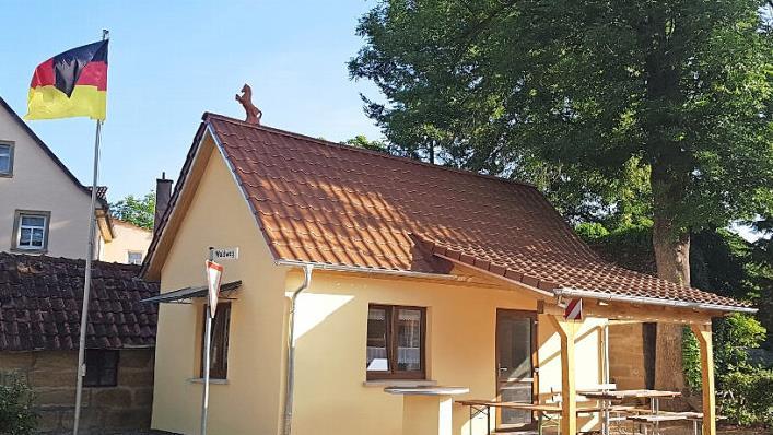 Ist ein Schmuckst&uuml;ck geworden: Das Gemeinschaftshaus in Reuthlos.  Foto: Martina Drossel